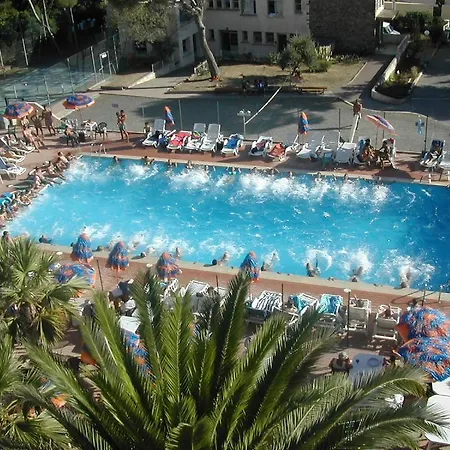 Village Vacances Le Lion De Mer 度假村 Saint-Raphaël