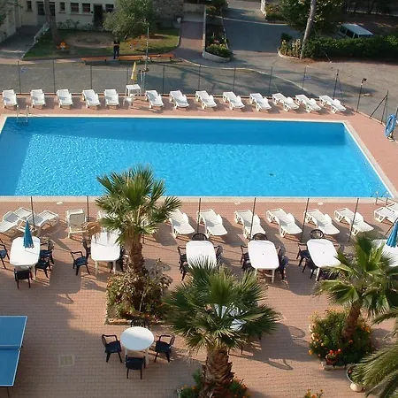 度假村 Village Vacances Le Lion De Mer 2*