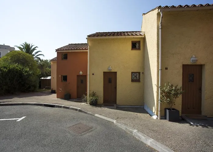 Village Vacances Le Lion De Mer Saint-Raphael (Var)